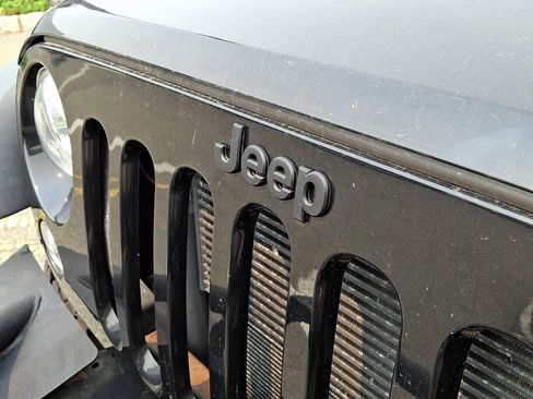Used 2015 Jeep Wrangler Sport AWD/4WD image 30