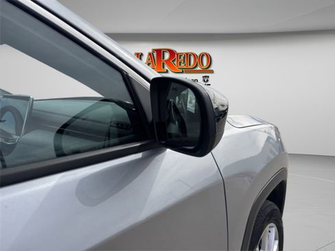 Used 2024 Jeep Compass Latitude image 24