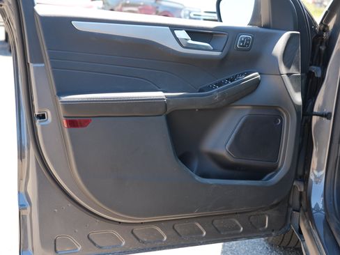 Used 2023 Ford Escape Platinum AWD/4WD image 16