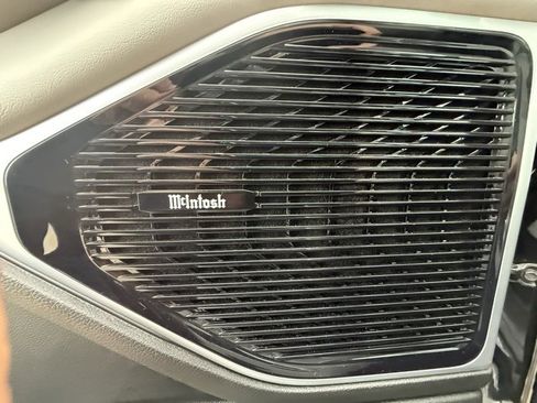 Certified 2025 Jeep Wagoneer Series III w/ Premium Group I image 19