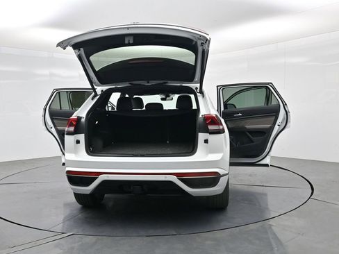 Used 2023 Volkswagen Atlas Cross Sport SEL R-Line AWD/4WD image 3