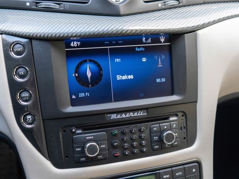 Used 2016 Maserati GranTurismo Sport image 19