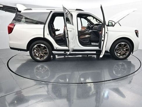 Certified 2025 Ford Expedition King Ranch AWD/4WD image 37