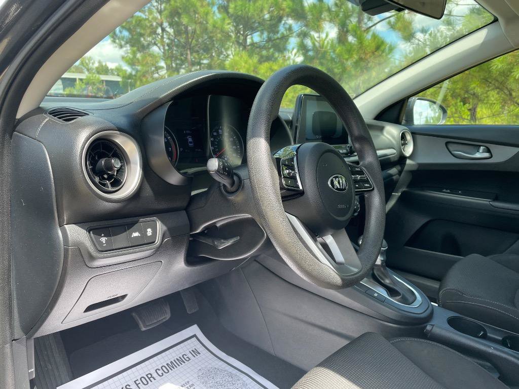 Used 2020 Kia Forte LXS FWD image 9