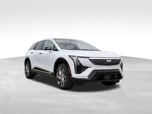 New 2026 Cadillac Optiq Luxury 1 RWD image 1
