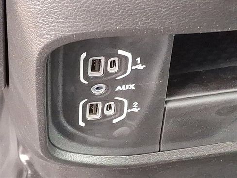 Used 2024 RAM 2500 Tradesman w/ Chrome Appearance Group image 18