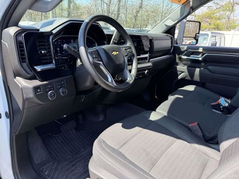 Used 2025 Chevrolet Silverado 2500 LT w/ Safety Package AWD/4WD image 18