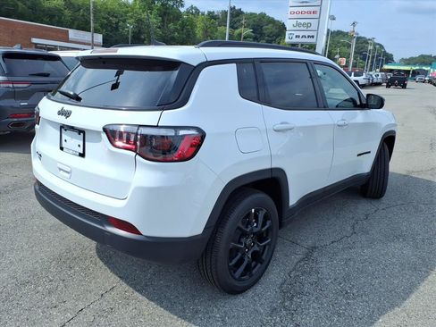 New 2026 Jeep Compass Latitude AWD/4WD image 4