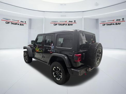 Used 2025 Jeep Wrangler Unlimited Rubicon AWD/4WD image 4