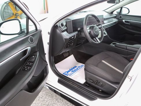 Used 2025 Hyundai Sonata SEL FWD image 3