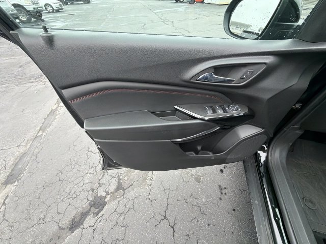 Certified 2024 Chevrolet Trax RS w/ Sunroof Package FWD image 23