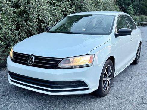Used 2016 Volkswagen Jetta SE FWD image 6
