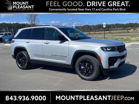 New 2026 Jeep Grand Cherokee Altitude AWD/4WD image 1