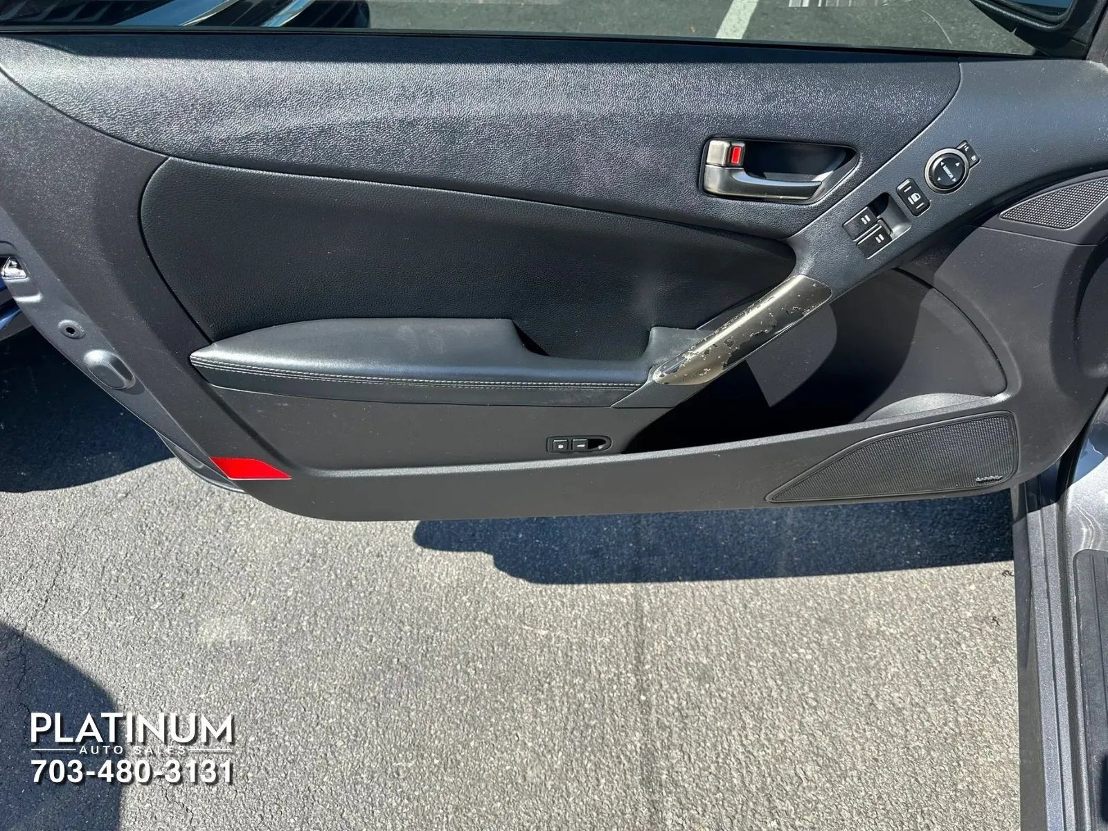 Used 2015 Hyundai Genesis 3.8 RWD image 17