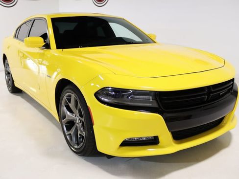 Used 2017 Dodge Charger R/T w/ Beats Audio Group image 18