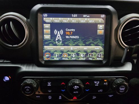 Used 2019 Jeep Wrangler Unlimited Sahara w/ Uconnect 4C Nav & Sound Group AWD/4WD image 29
