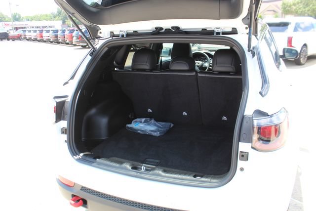 Used 2025 Jeep Compass Trailhawk AWD/4WD image 9