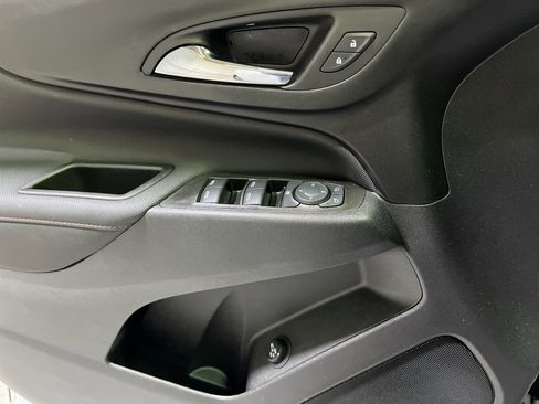 Used 2022 Chevrolet Equinox RS w/ RS Leather Package image 25