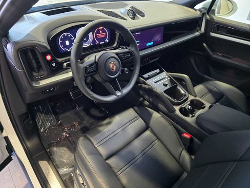New 2025 Porsche Cayenne S image 4