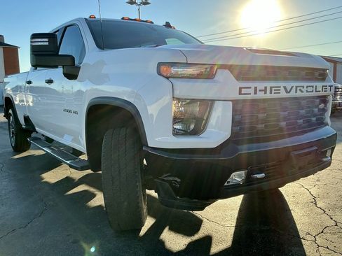Used 2022 Chevrolet Silverado 2500 Custom w/ Custom Value Package image 2