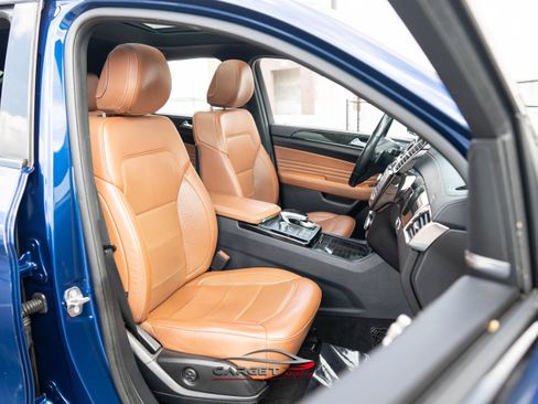 Used 2019 Mercedes-Benz GLE 43 AMG 4MATIC w/ Premium 3 Package image 17