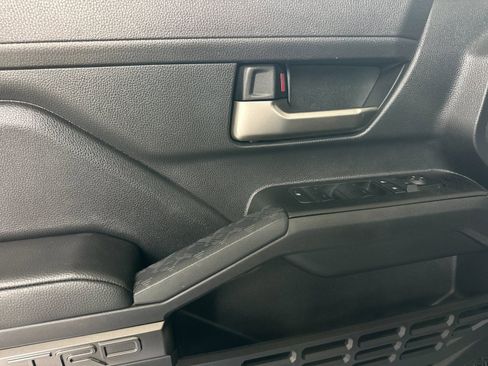 Used 2025 Toyota Tacoma TRD Off-Road image 10