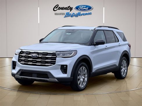 New 2026 Ford Explorer Active w/ Active Comfort Package image 2
