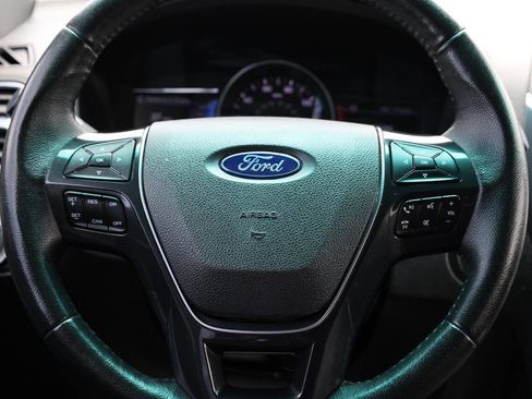 Used 2016 Ford Explorer Limited FWD image 18