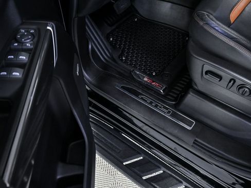 Used 2021 GMC Sierra 1500 AT4 w/ Technology Package image 9