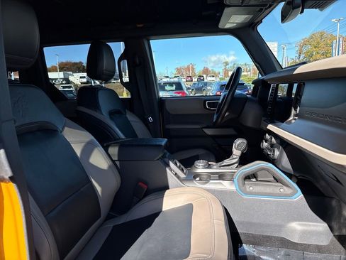 Used 2021 Ford Bronco Wildtrak image 32