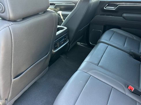 Used 2025 Chevrolet Silverado 2500 LTZ w/ LTZ Convenience Package AWD/4WD image 16