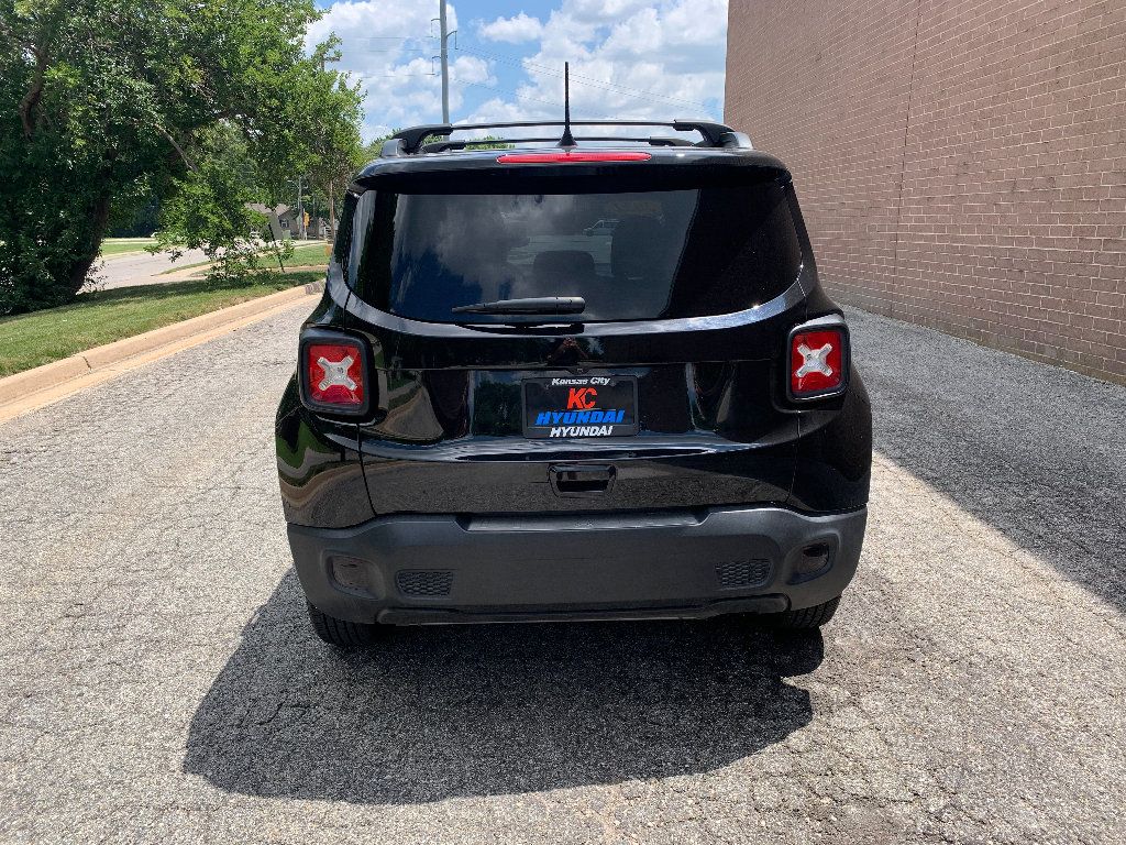 Used 2021 Jeep Renegade Latitude AWD/4WD image 30