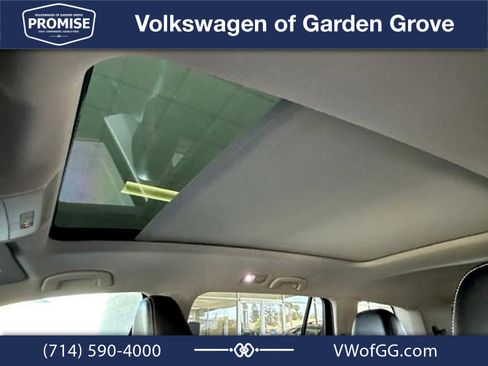 Used 2023 Volkswagen Atlas SEL R-Line AWD/4WD image 17