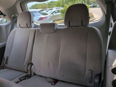 Used 2016 Toyota Sienna LE FWD image 13