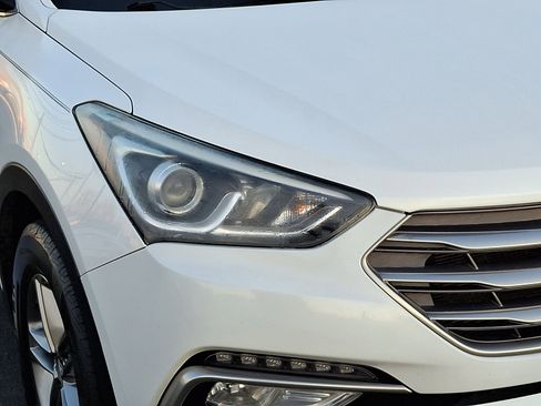 Used 2017 Hyundai Santa Fe Sport image 9