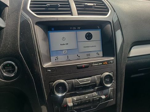Used 2018 Ford Explorer XLT w/ Equipment Group 201A AWD/4WD image 16