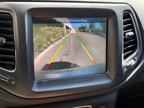 Used 2018 Jeep Compass Trailhawk image 16