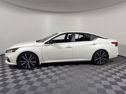 Used 2021 Nissan Altima 2.0 SR image 11