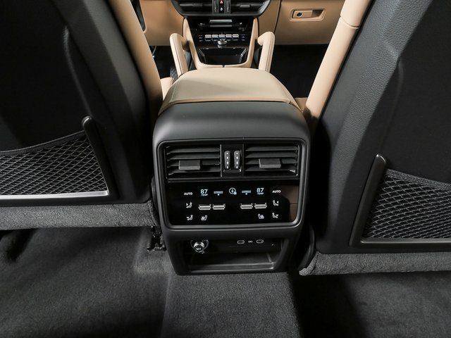 Used 2026 Porsche Cayenne Coupe AWD/4WD image 21