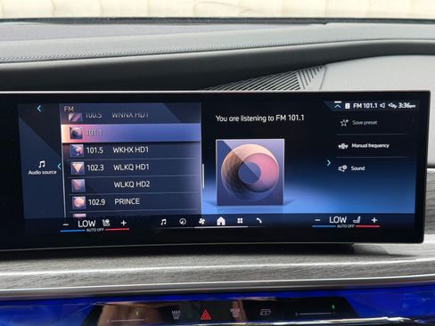 Used 2023 BMW i7 xDrive60 AWD/4WD image 26