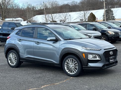 Used 2021 Hyundai Kona SEL w/ Winter Weather Package image 1