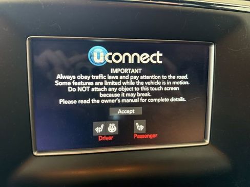 Used 2018 Jeep Grand Cherokee Limited image 11