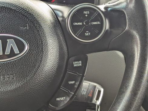 Used 2018 Kia Soul FWD image 17