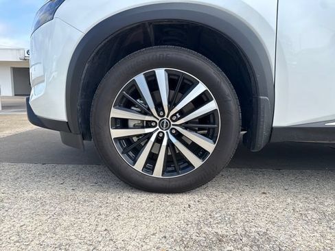 Used 2025 Nissan Pathfinder Platinum AWD/4WD image 26