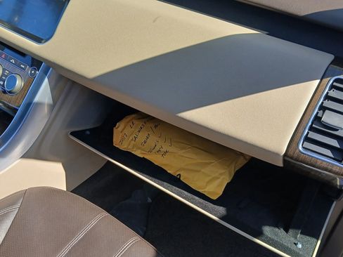 Used 2017 Land Rover Range Rover Sport HSE image 25