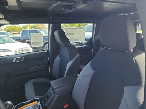 New 2025 Ford Bronco 4-Door image 13
