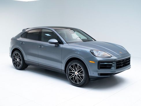Certified 2026 Porsche Cayenne GTS AWD/4WD image 7