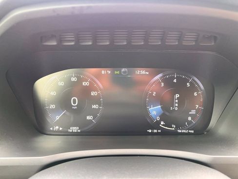 Used 2018 Volvo XC90 T6 Momentum w/ Convenience Package AWD/4WD image 11