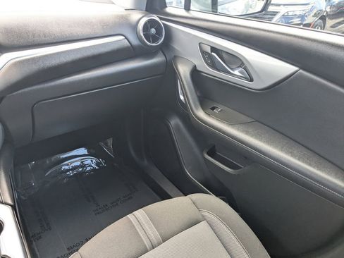 Certified 2025 Chevrolet Blazer LT FWD image 16