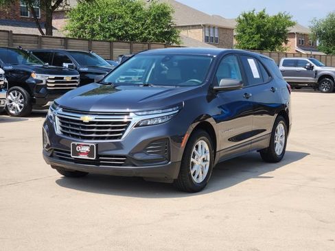 Used 2022 Chevrolet Equinox LS w/ LS Convenience Package FWD image 11